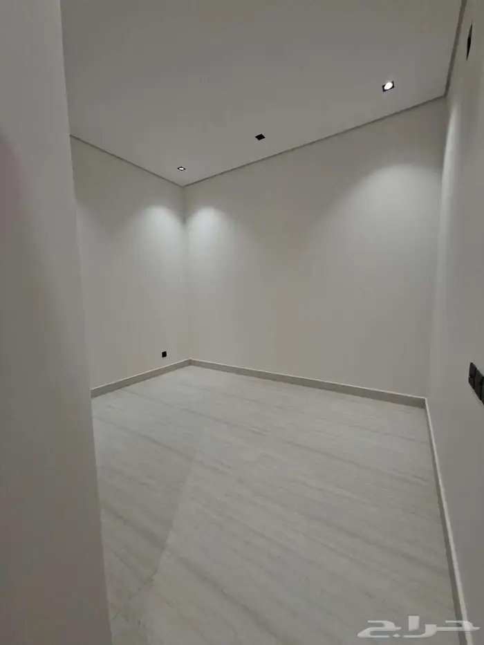 فيلا فاخرة للبيع في حي الصفا 40