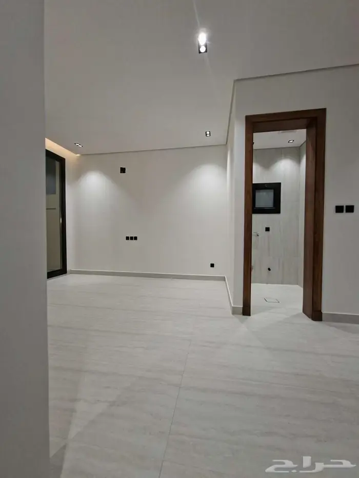 فيلا فاخرة للبيع في حي الصفا 8