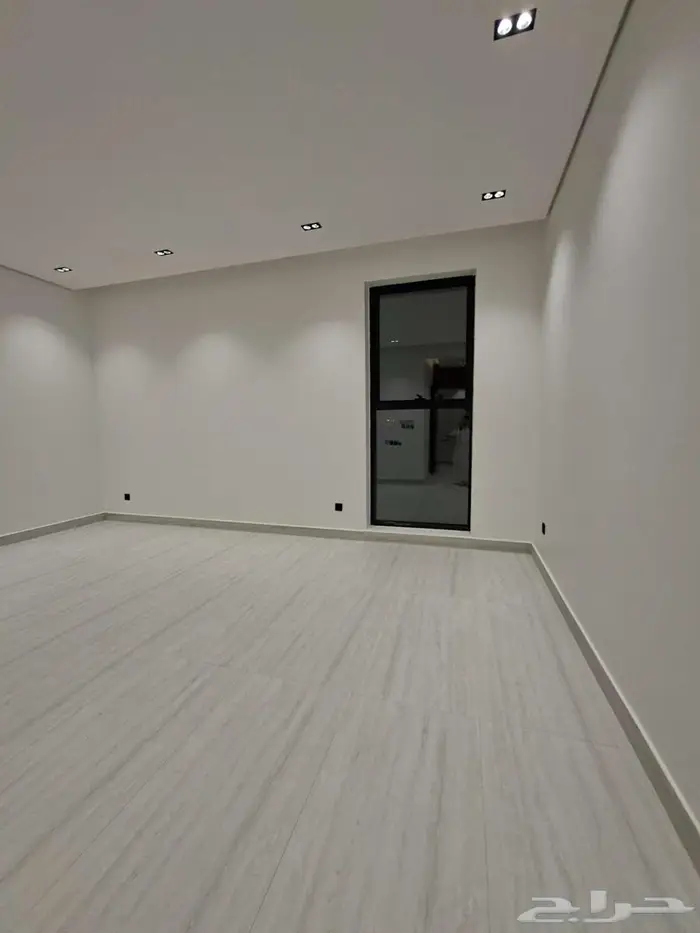 فيلا فاخرة للبيع في حي الصفا 4