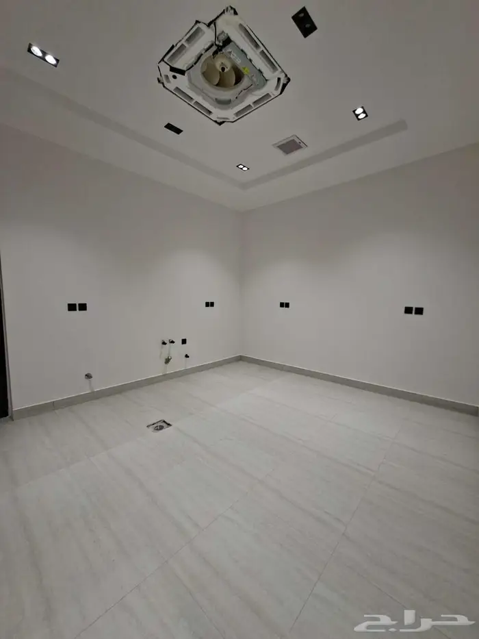 فيلا فاخرة للبيع في حي الصفا 21