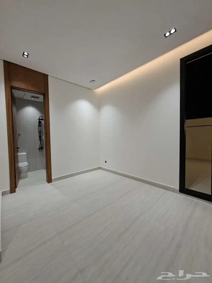 فيلا فاخرة للبيع في حي الصفا 7