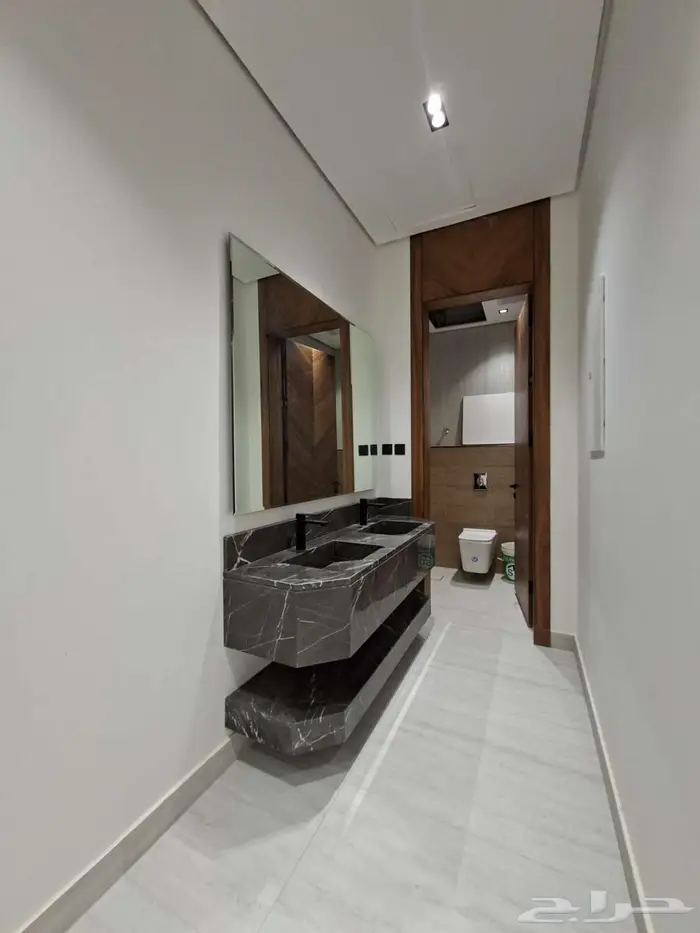 فيلا فاخرة للبيع في حي الصفا 14