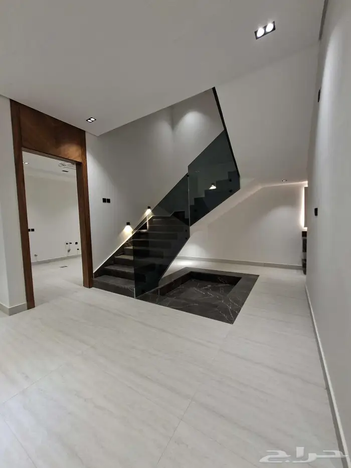 فيلا فاخرة للبيع في حي الصفا 33