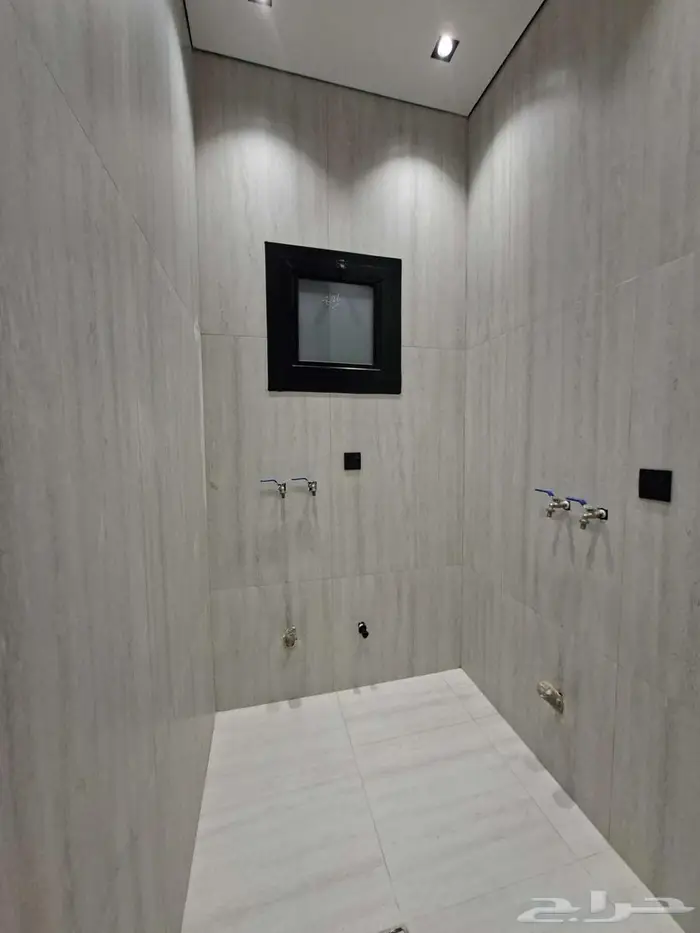 فيلا فاخرة للبيع في حي الصفا 35