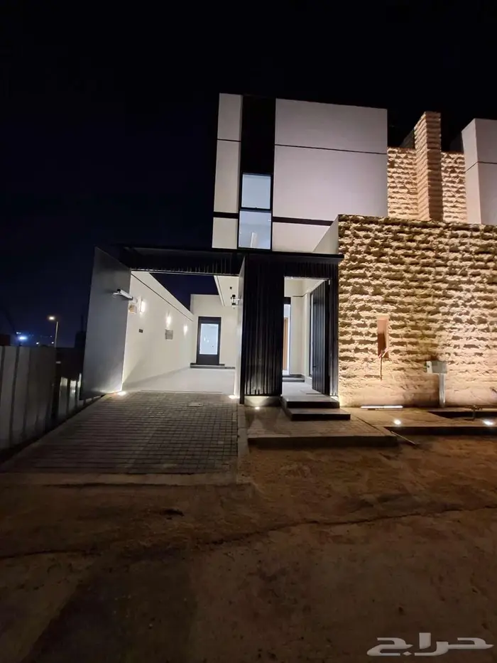 فيلا فاخرة للبيع في حي الصفا 42