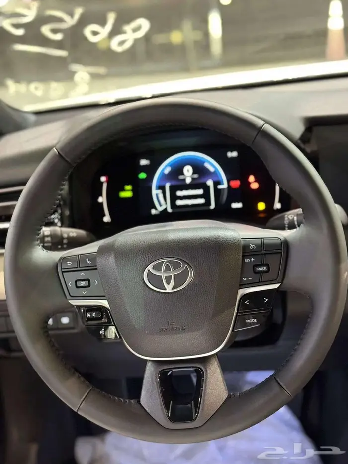 كامري E Plus هايبرد 2025 عرض خاص 116000 شامل الضريبة 4