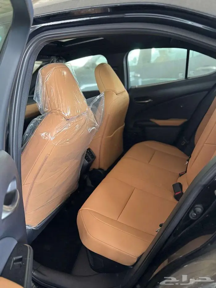 لكزس ux300 هايبرد موديل 2024 7