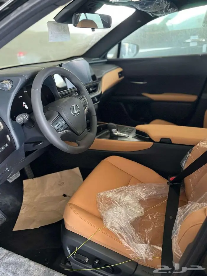 لكزس ux300 هايبرد موديل 2024 5