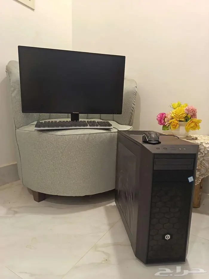 كمبيوتر PC مع شاشه 32 بوصه مع كيبورد وفاره 0