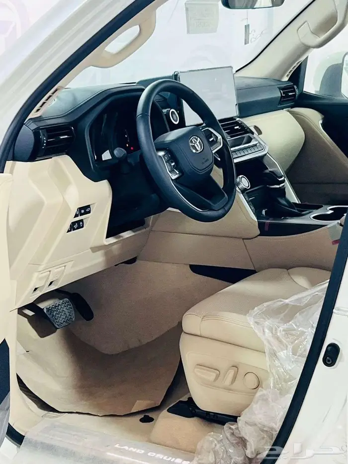 لاندكروزر GXR4 بنزين 2025 8