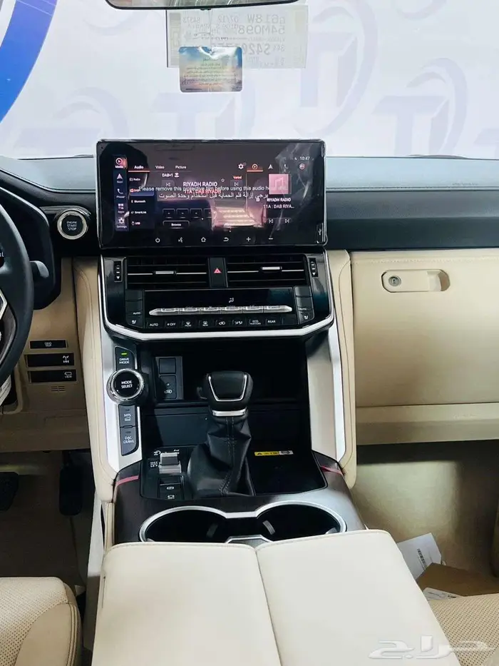 لاندكروزر GXR4 بنزين 2025 6