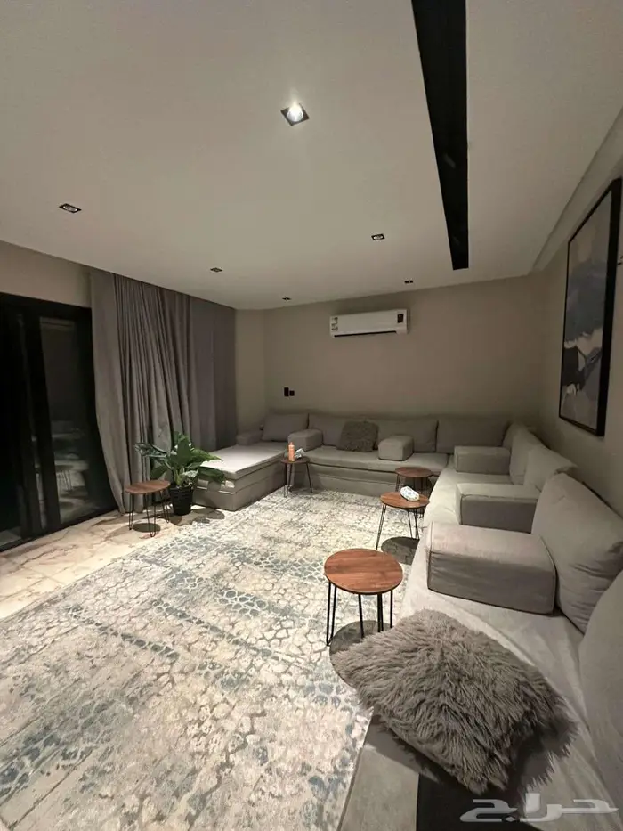 للبيع فله فاخرة في حي الشفا   جنوب الرياض 0