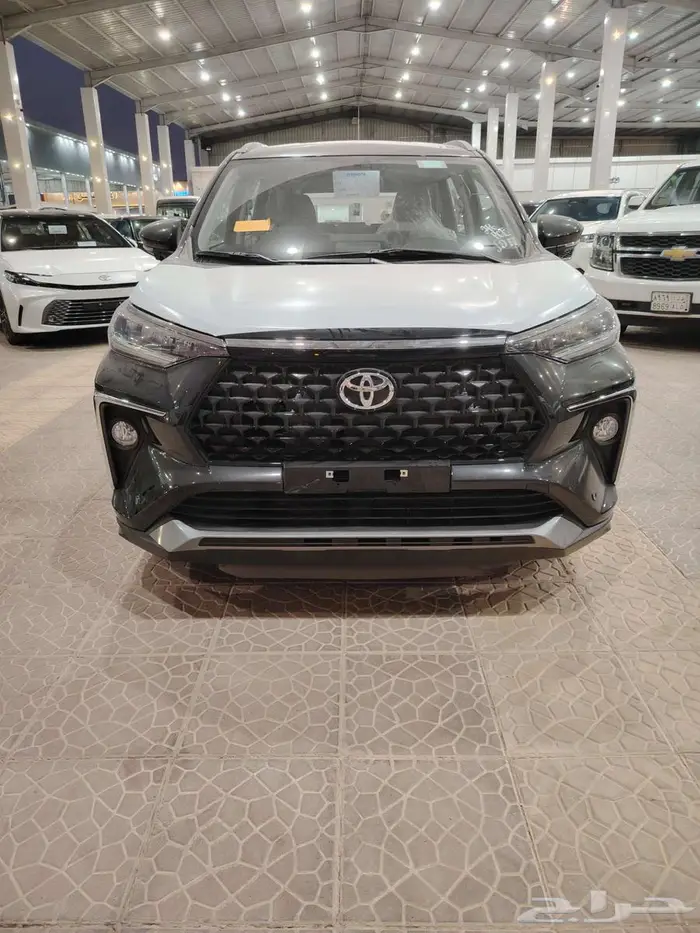 تويوتا فيلوز GLX بنزين 2025 فل كامل لون اسود 0