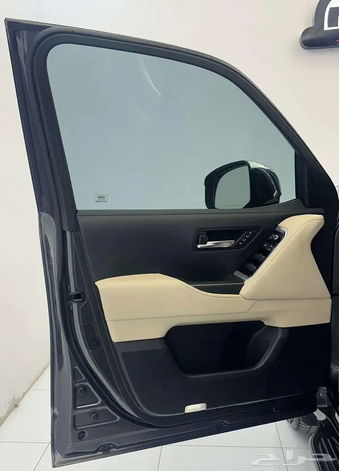 تويوتا لاند كروزر VX-R 2023 33
