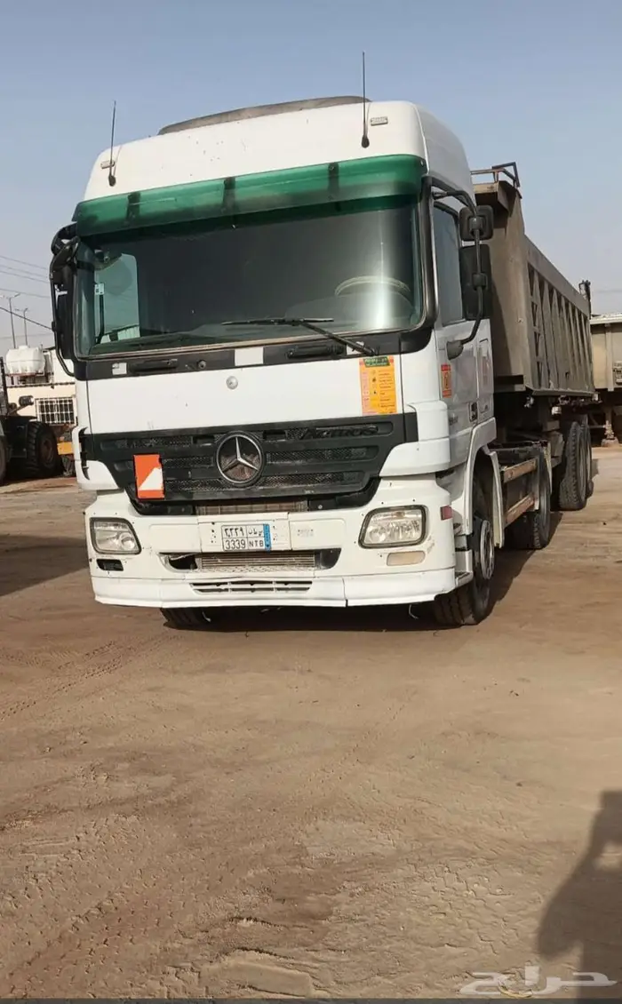 شاحنة أكترس 2008 مع الصندوق 5