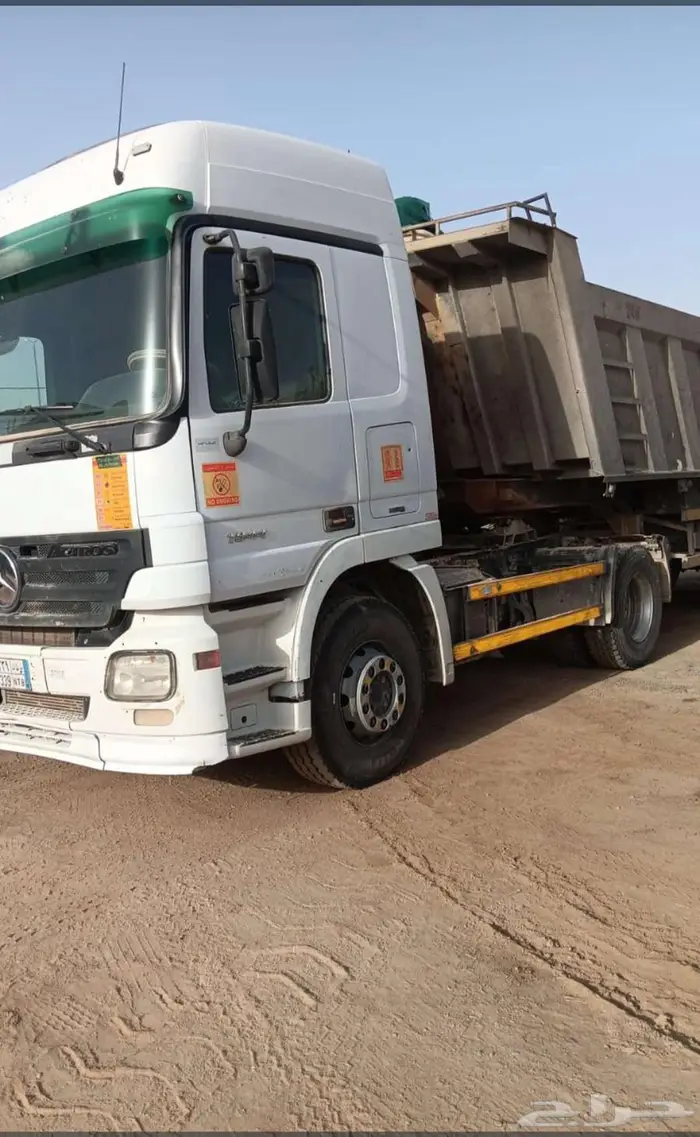 شاحنة أكترس 2008 مع الصندوق 3