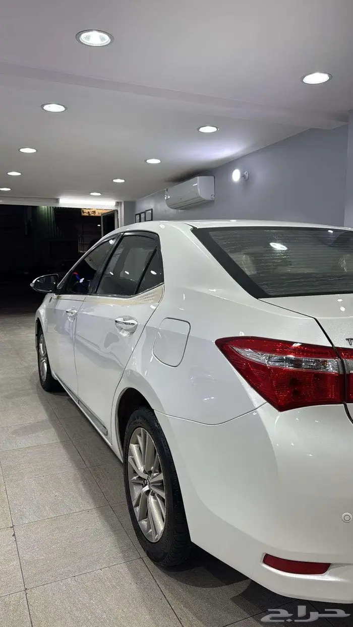 كورولا اصدار 60 عام موديل 2015 5