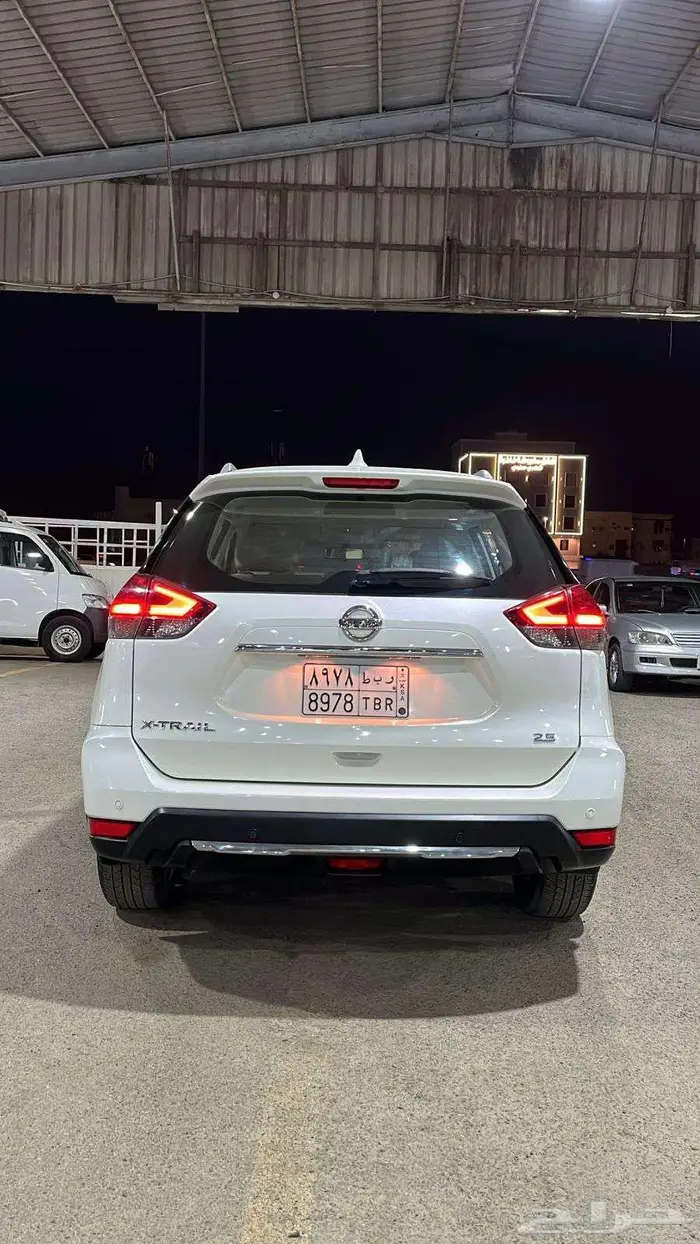 نيسان اكس تريل 7