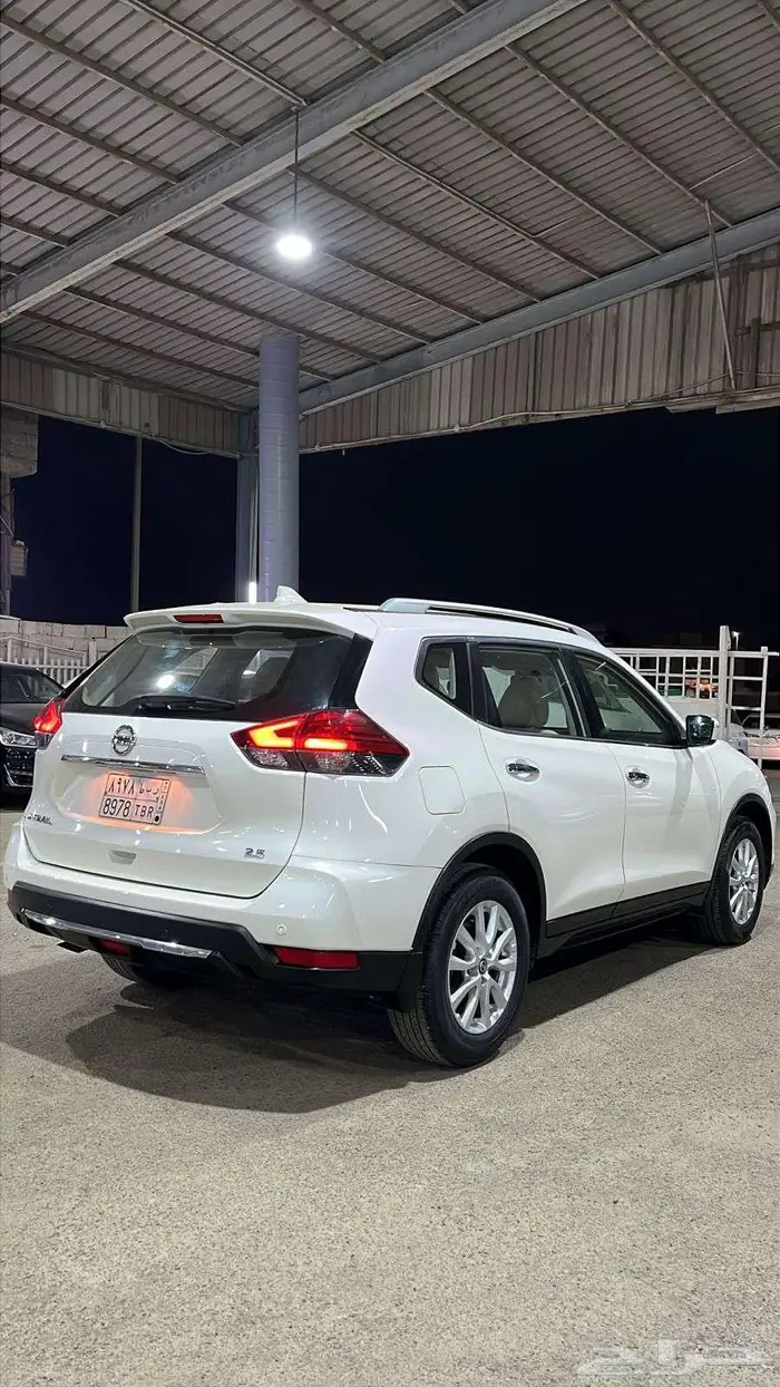 نيسان اكس تريل 5