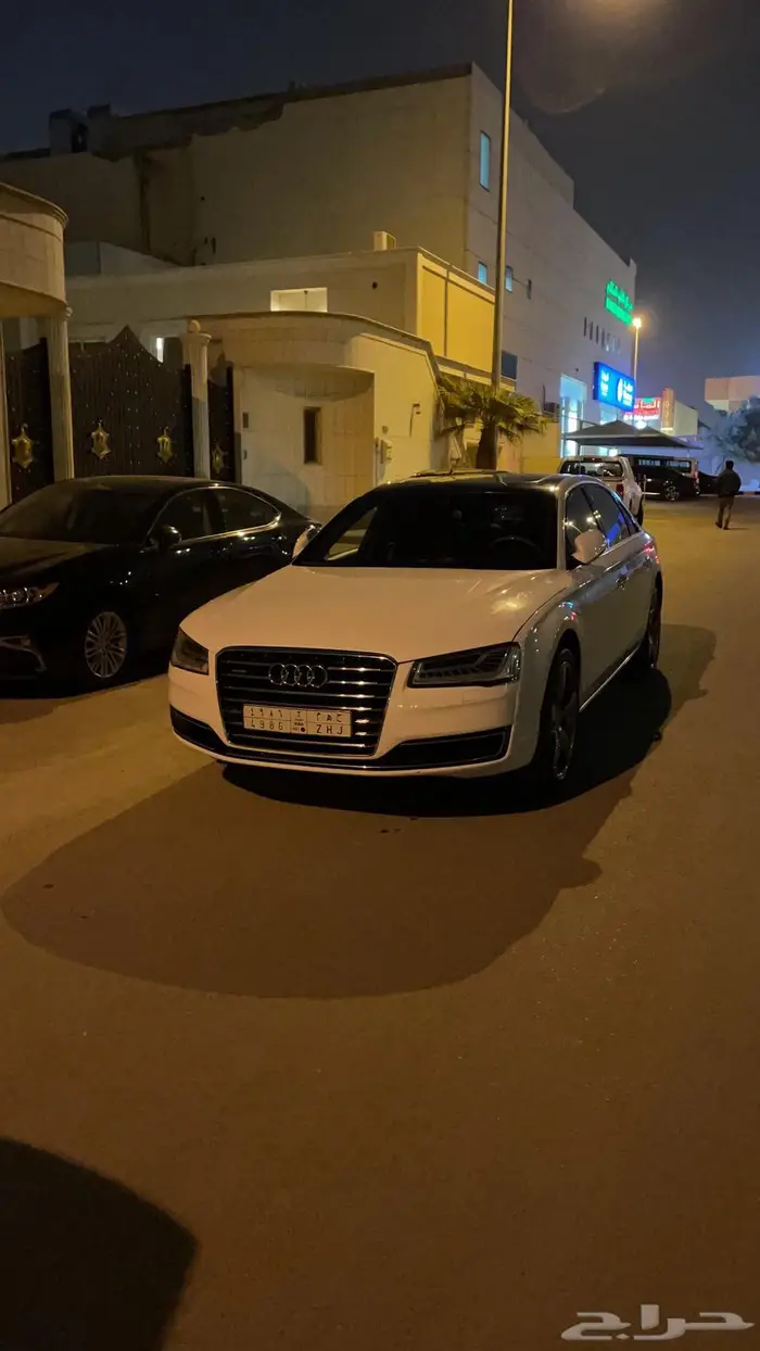 للبيع اودي A8 موديل 2016 3