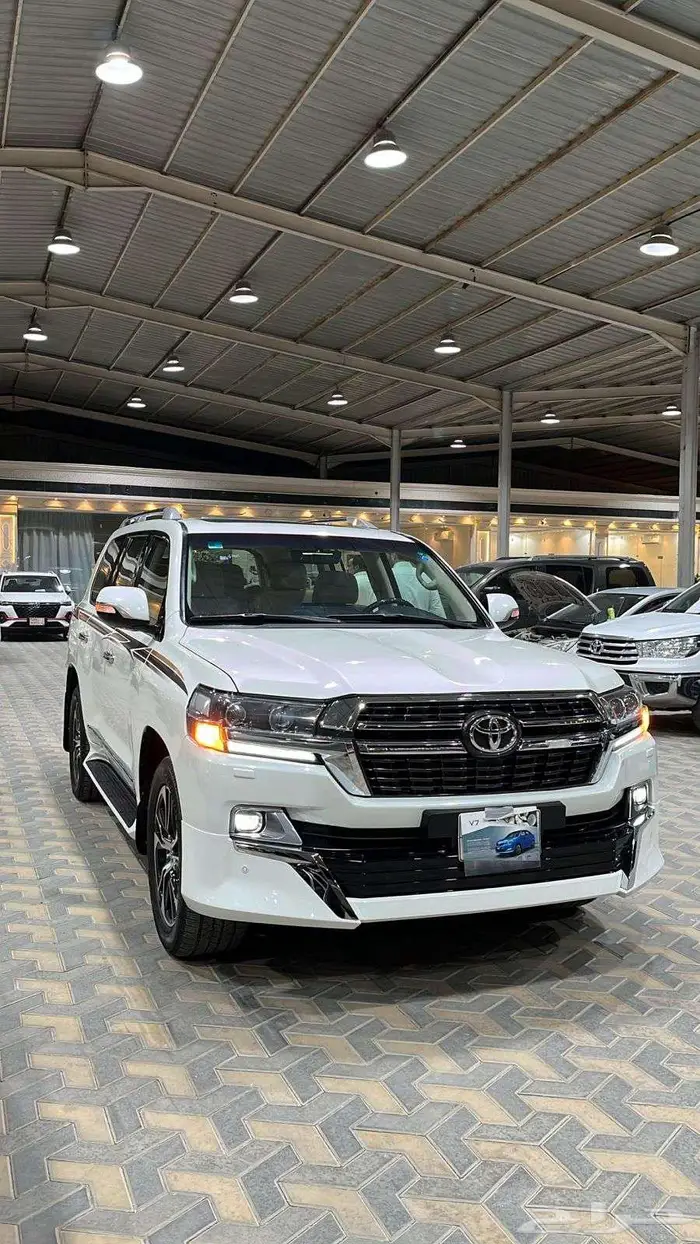 تويوتا جى اكس ار 8 سلندر بريمى موديل 2021 1