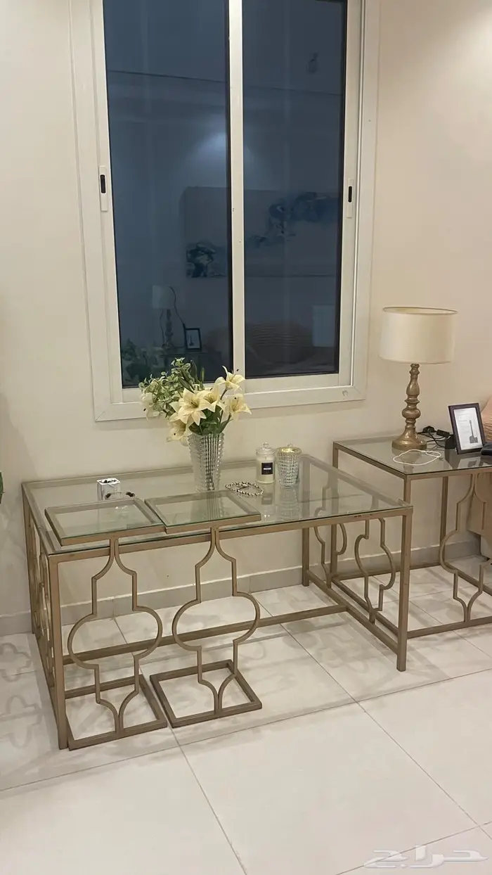 طاولات للبيع 1