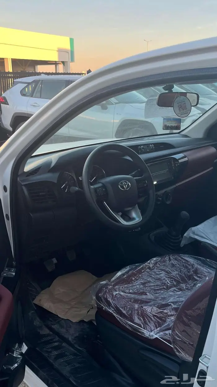 تويوتا هايلوكس GLX غمارة بنزين 2025 - عرض بنك الإنماء 6