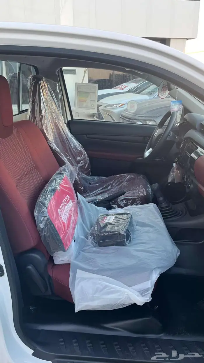 تويوتا هايلوكس GLX غمارة بنزين 2025 - عرض بنك الإنماء 5