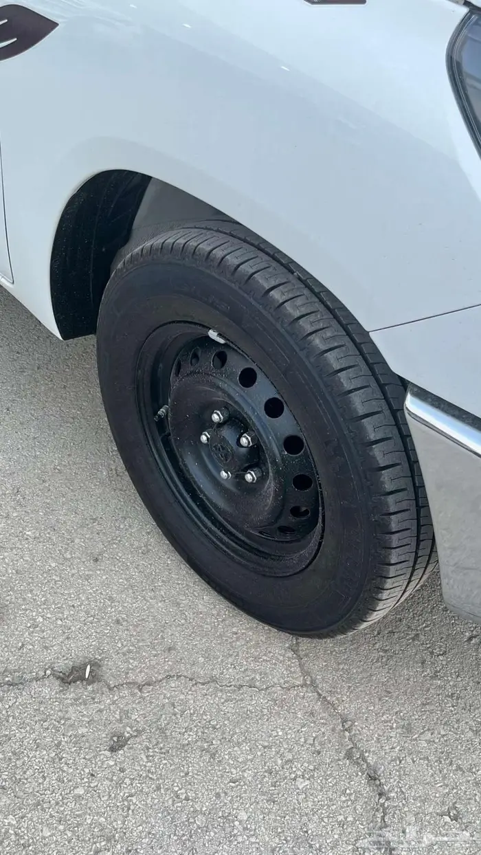 تويوتا هايلوكس GLX غمارة بنزين 2025 - عرض بنك الإنماء 9