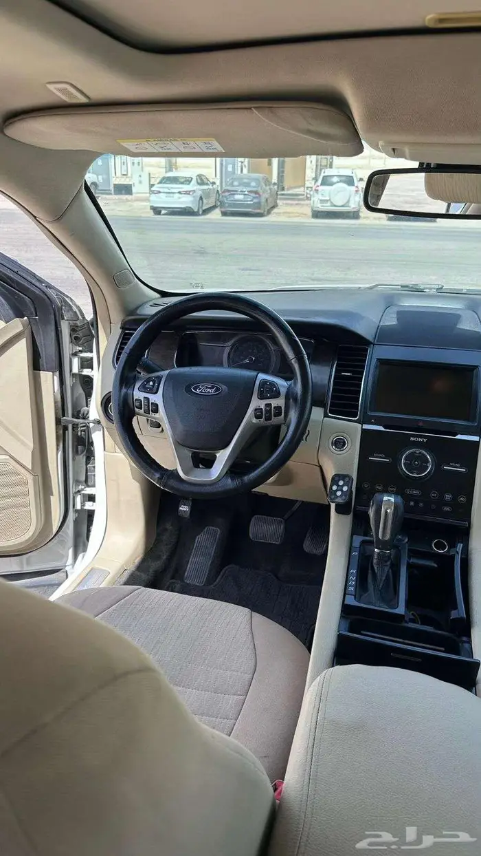 فورد تورس موديل 2014 اللون الابيض 4