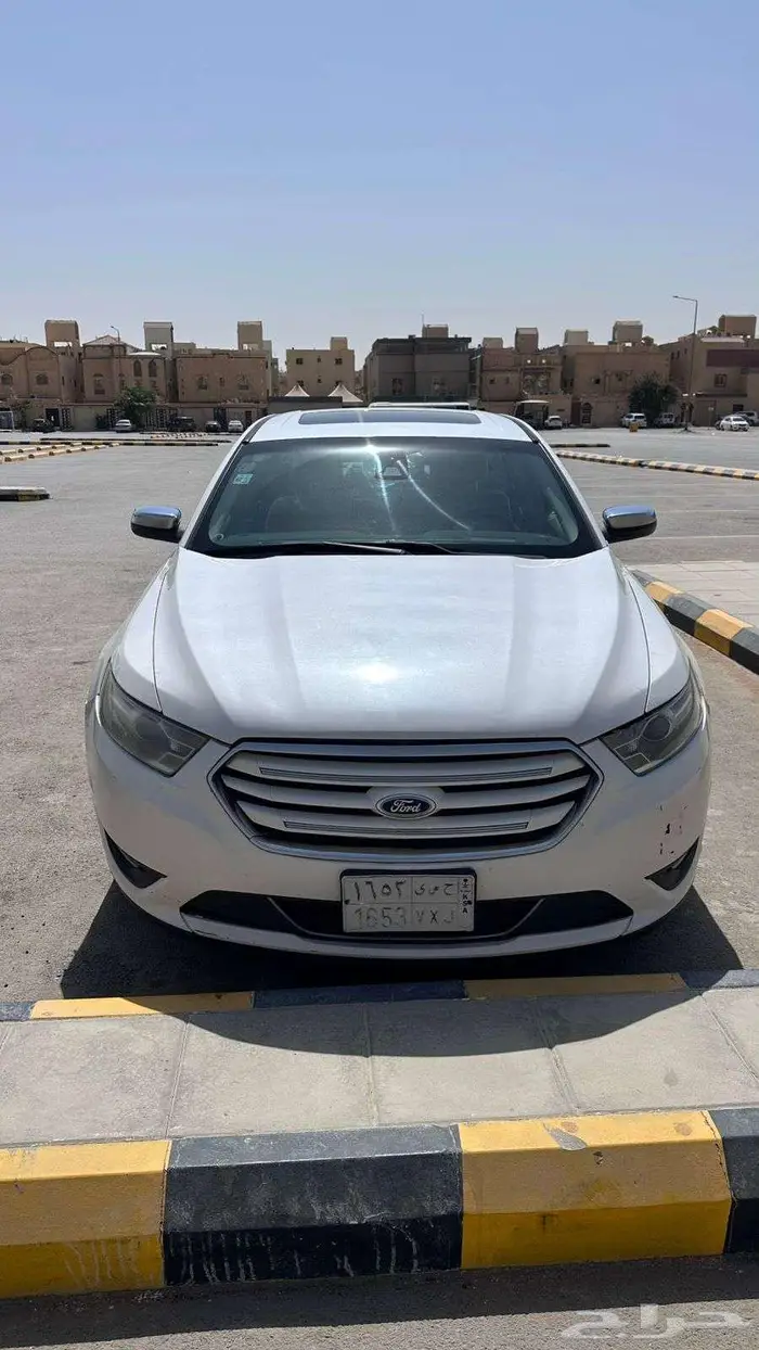 فورد تورس موديل 2014 اللون الابيض 0