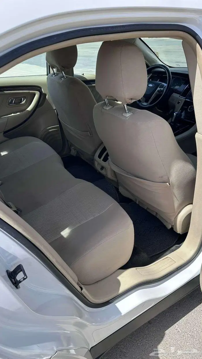 فورد تورس موديل 2014 اللون الابيض 5