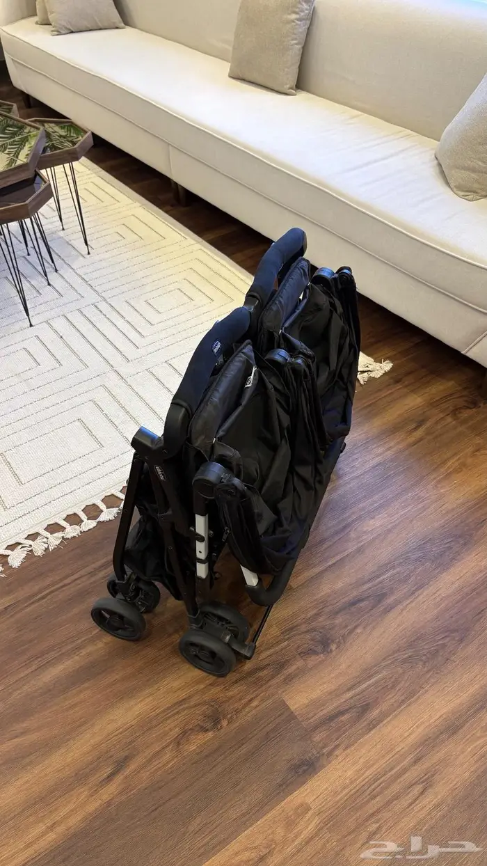 للبيع عربية أطفال توأم من ماركة Chicco العريقة 5