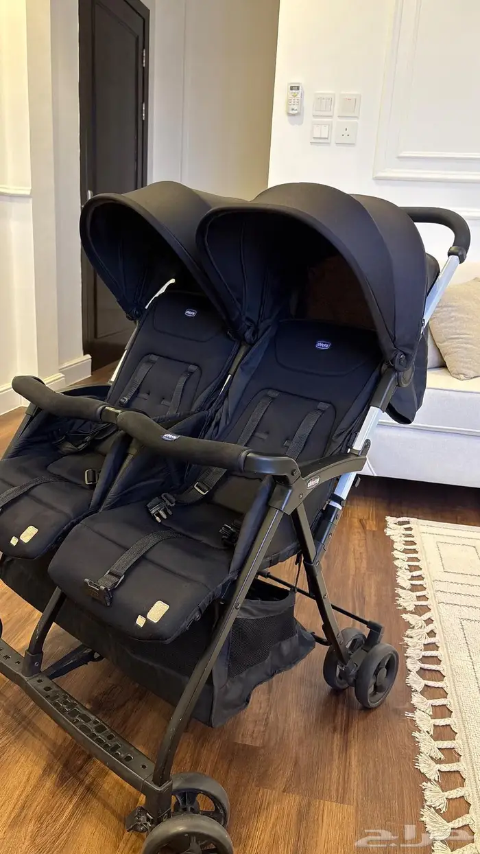 للبيع عربية أطفال توأم من ماركة Chicco العريقة 1