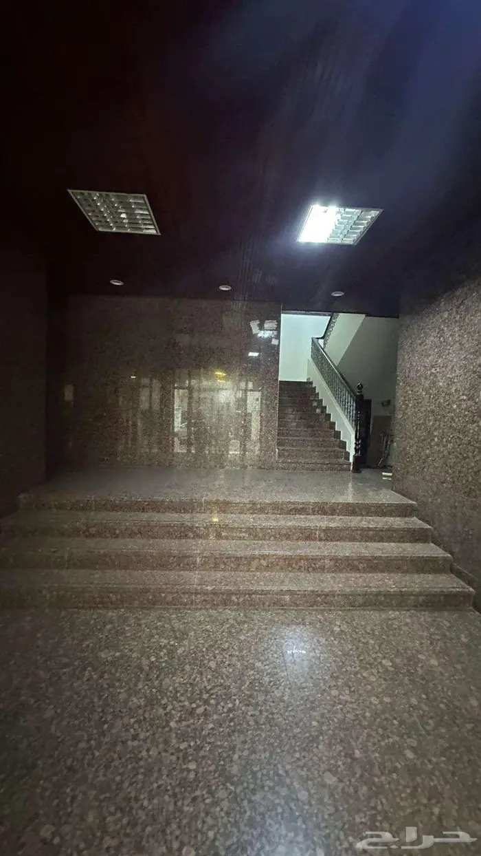 شقة للايجار مكونه من 5 غرف بحي الفيصلية خلف عزيز مول 3