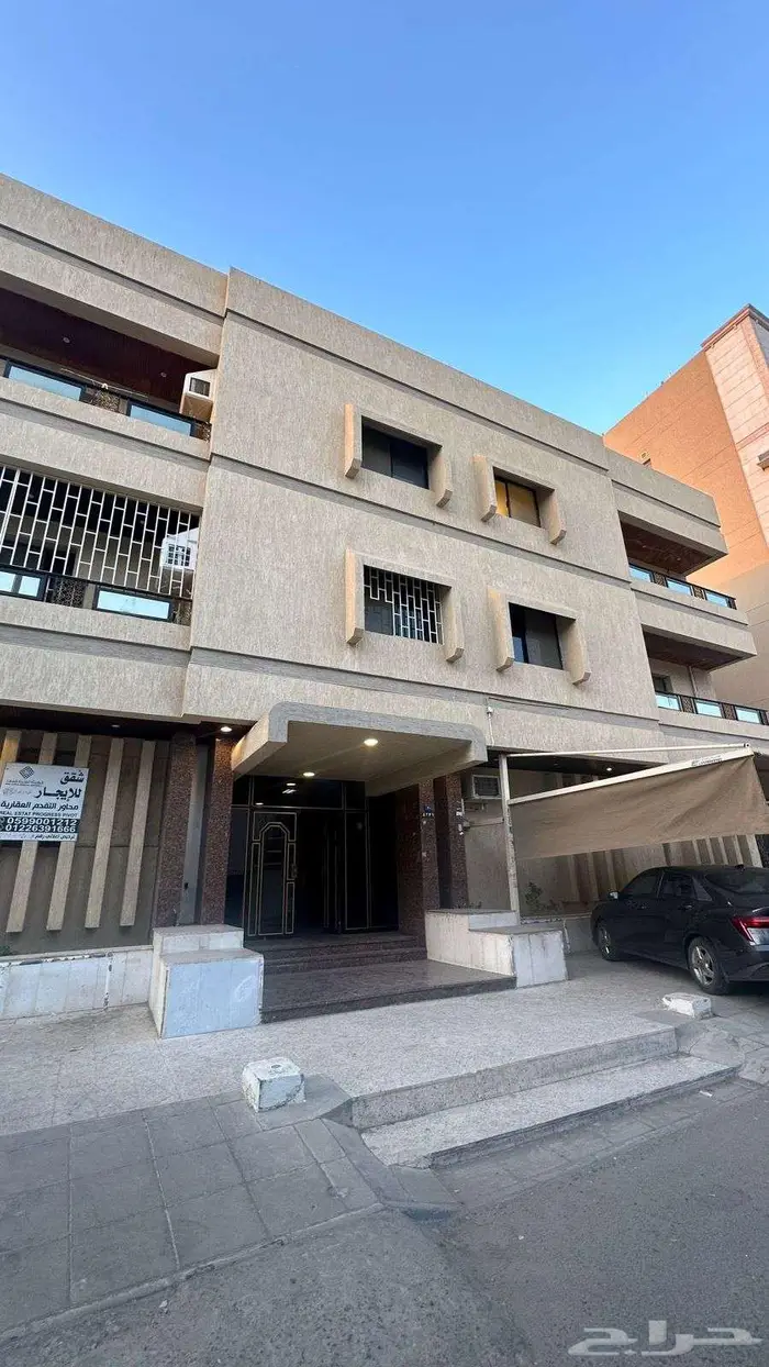 شقة للايجار مكونه من 5 غرف بحي الفيصلية خلف عزيز مول 1