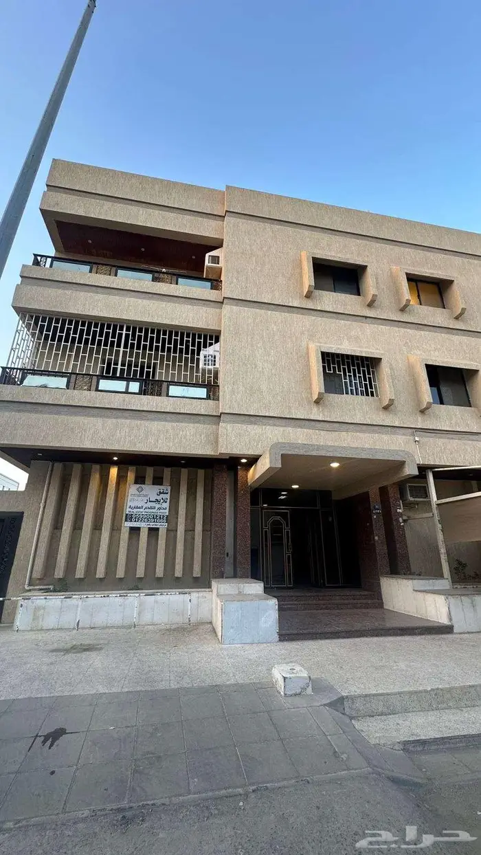 شقة للايجار مكونه من 5 غرف بحي الفيصلية خلف عزيز مول 0