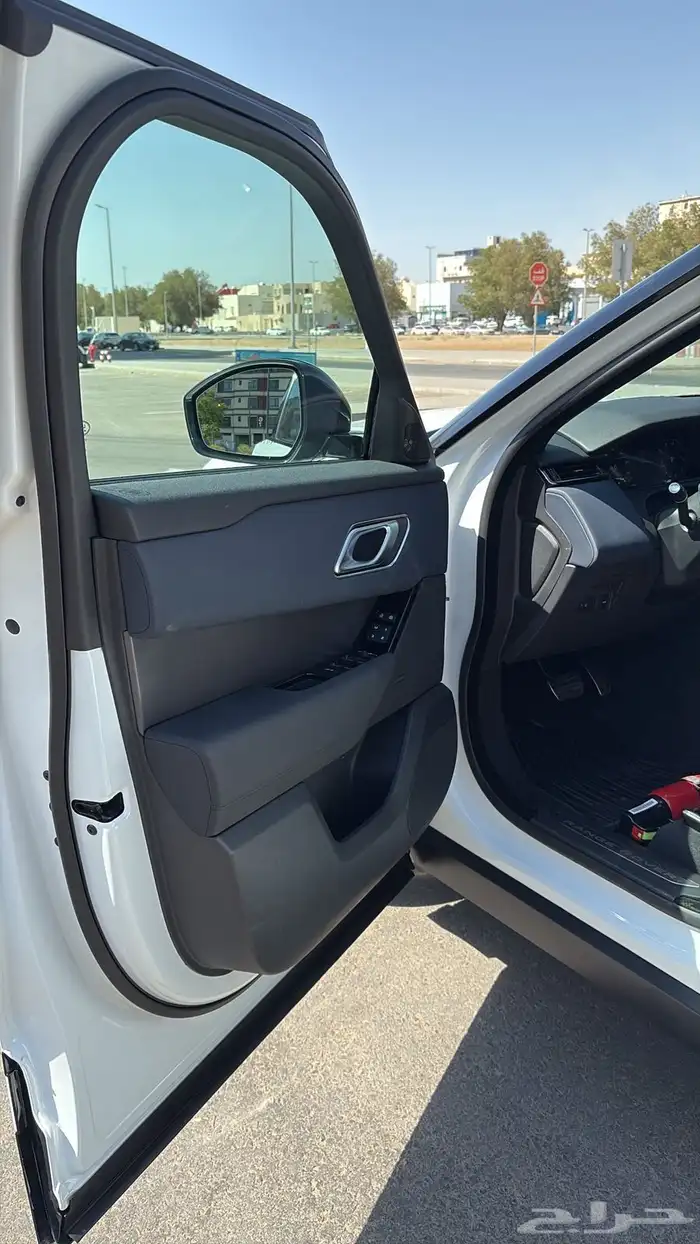 للبيع لاندروفر 2024 12