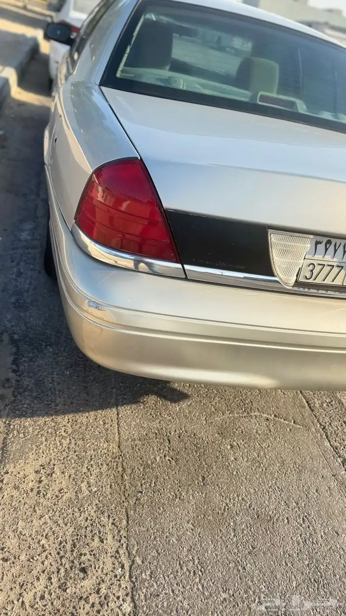 بسم الله توكلنا على الله للبيع فورد فكتوريا 2011 3