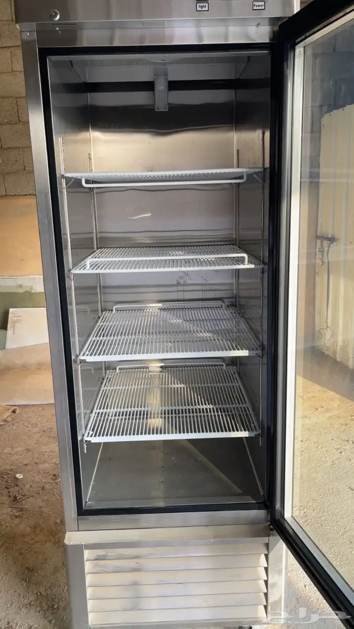 اغرض محل حلويات كامله ومن اجود انواع الخشب والثلاجات 2