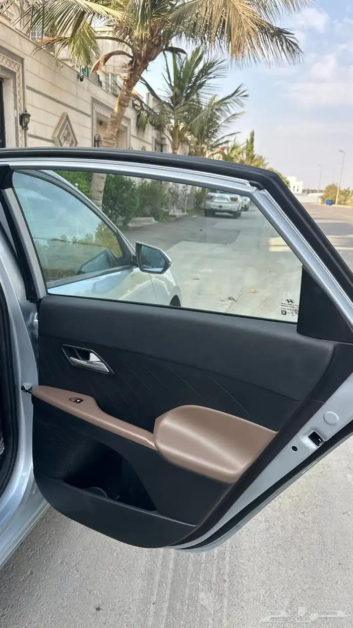 للبيع اكسنت 2025 فليت 5