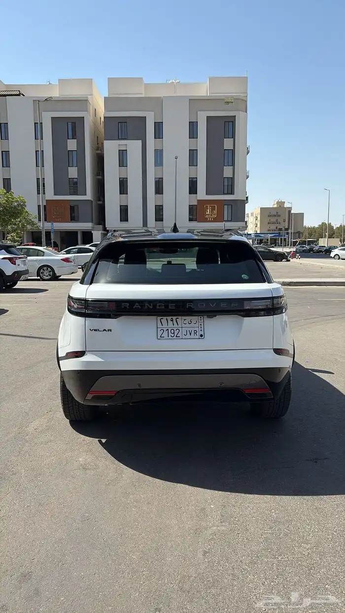 للبيع لاندروفر 2024 16