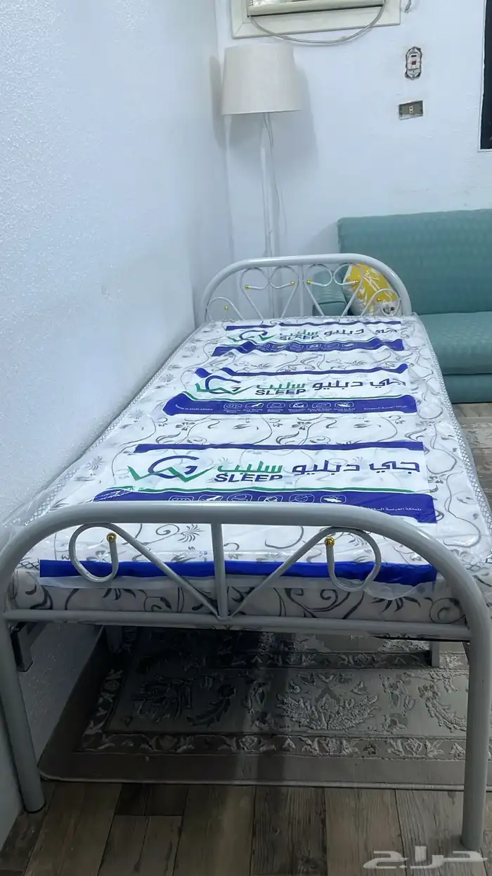 السرير اللبيع مع مرتبه 0