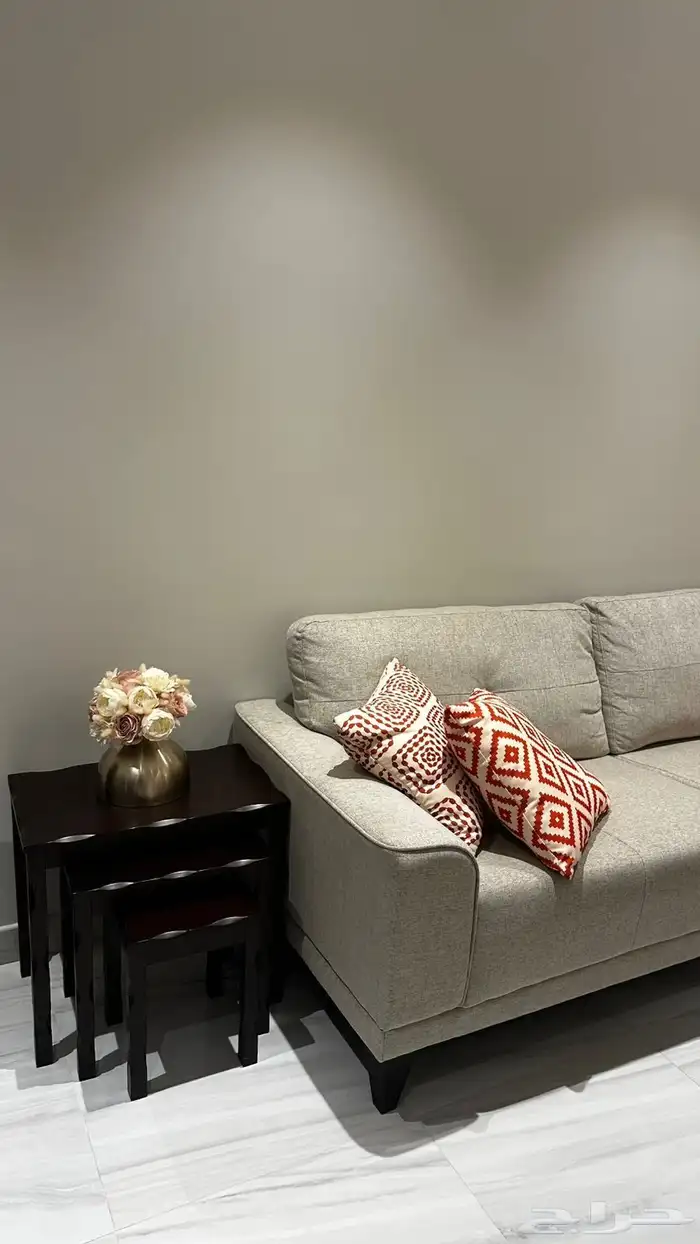 طاولات مجلس ضيافة شبه جديدة 4