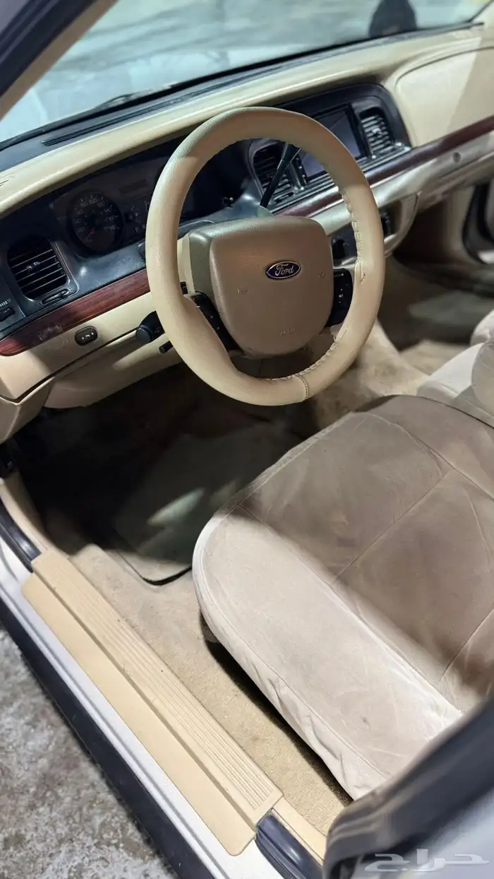 بسم الله توكلنا على الله للبيع فورد فكتوريا 2011 24