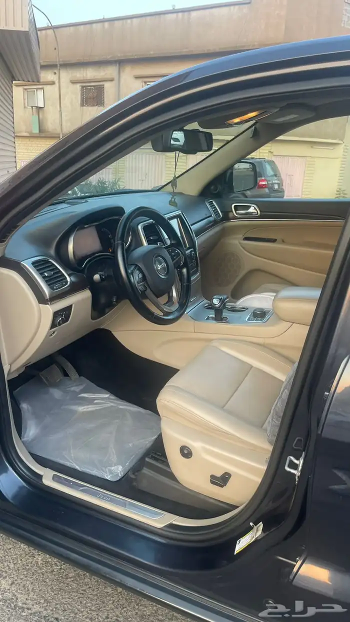 جيب قراند شيروكي ليميتيد 8