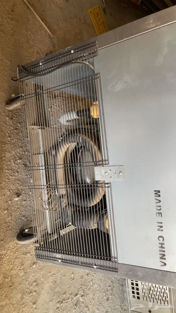 اغرض محل حلويات كامله ومن اجود انواع الخشب والثلاجات 7