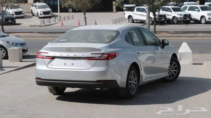 تويوتا كامري ستاندر فضي 2025 كاش واقساط اقل سعر 6