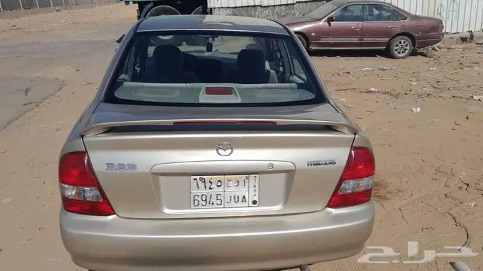مازدا 2004طراز 323 4