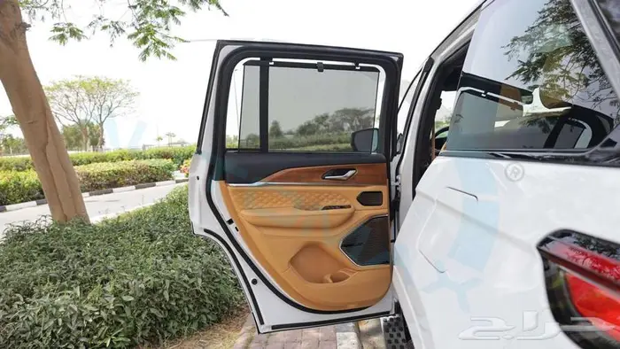 جيب جراند شيروكي ساميت 2025 خليجي اصفار مع ضمان الوكيل 37